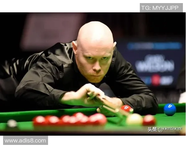 被弃养的足球明星逆袭人生的励志故事与奋斗历程