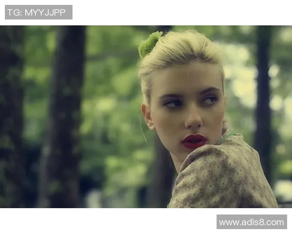 足球明星女友性感写真曝光引发热议网友热评不断