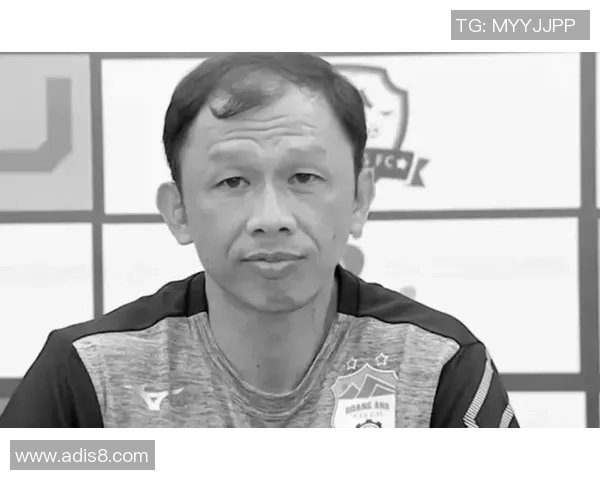 足球明星意外遭遇悲剧离世引发全球哀悼与反思